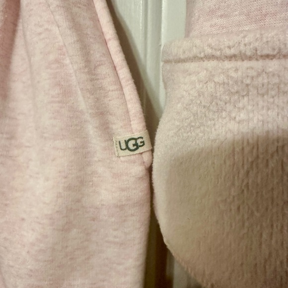 UGG Robe - Picture 2 of 3